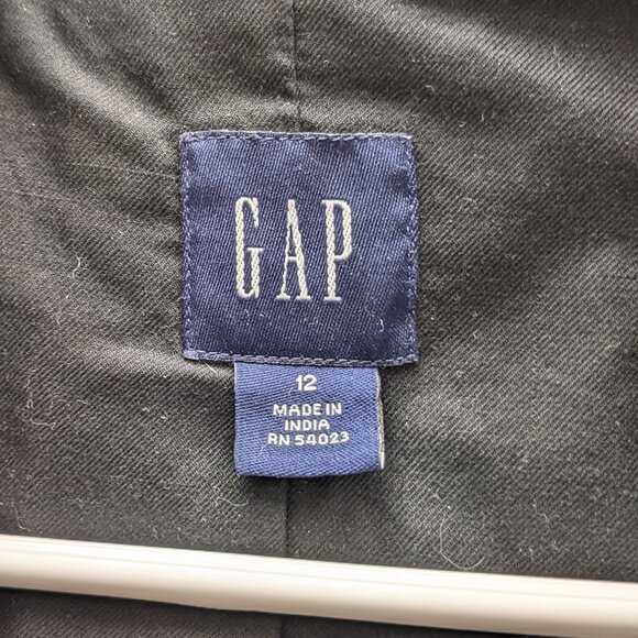 Vintage GAP black velvet blazer, circa 2005, slightly cropped - Picture 8 of 9